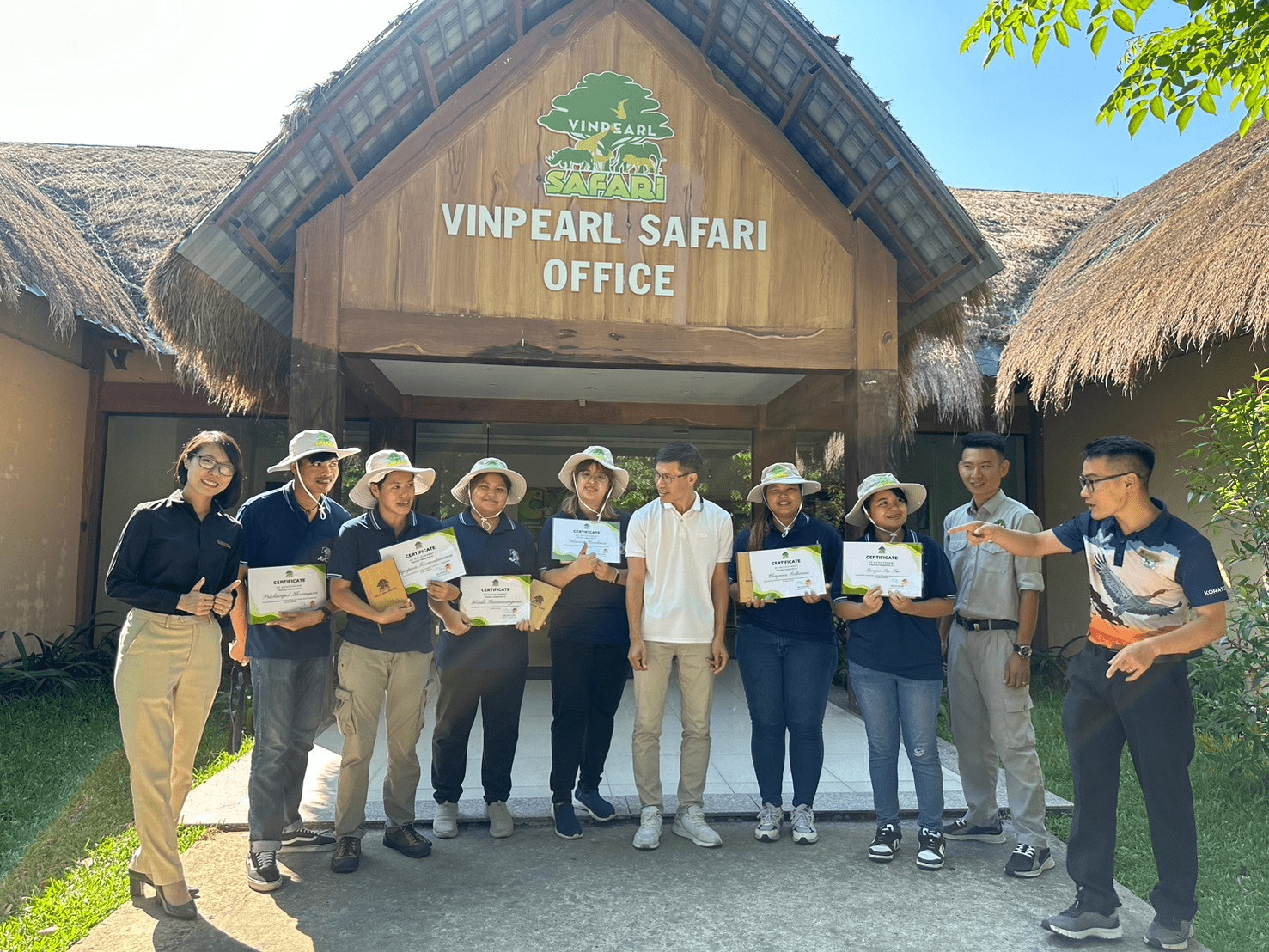 "Attendance for viewing work /Practice in the veterinary profession of 6th year students in Vietnam"