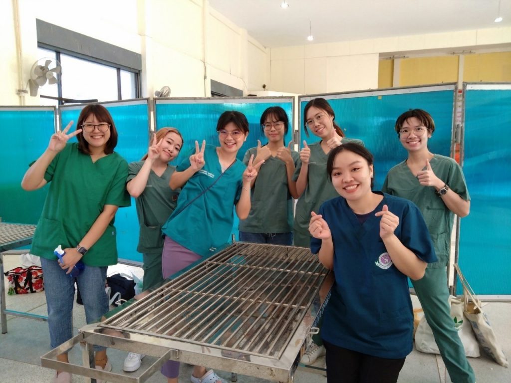 นักศึกษาสัตวแพทย์ ปี 5 ม.วลัยลักษณ์ร่วมโครงการทำหมันกับทางปศุสัตว์จังหวัด