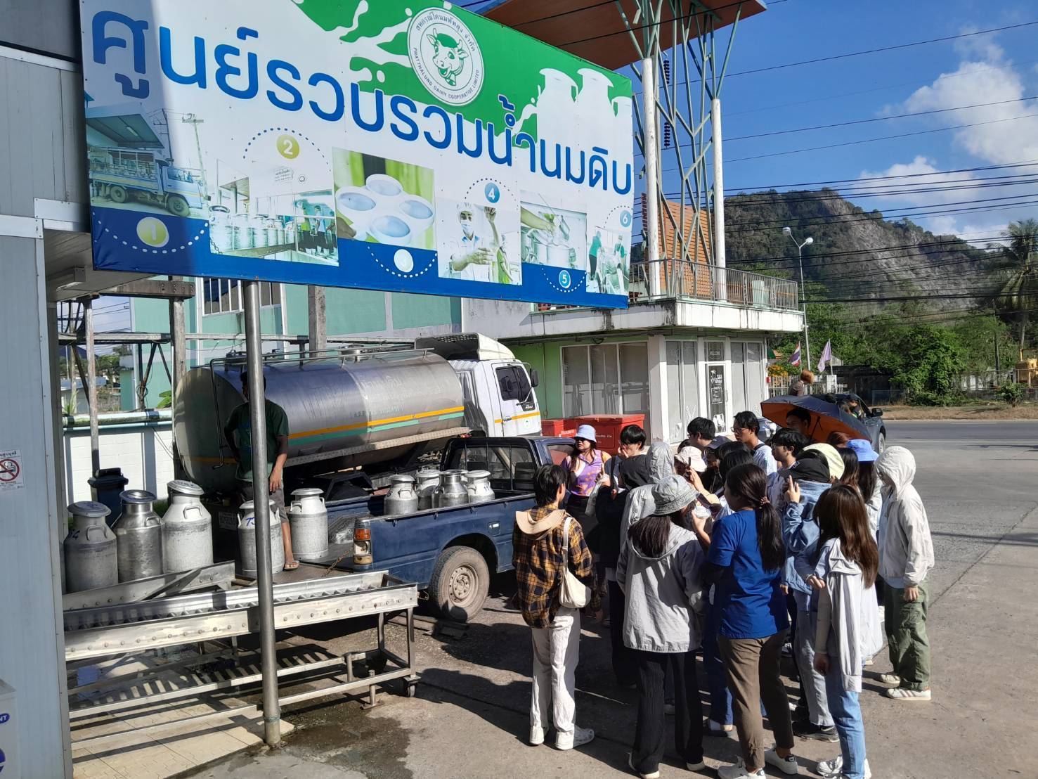 Fourth year veterinary students visit the raw milk receiving process at the dairy cooperative.