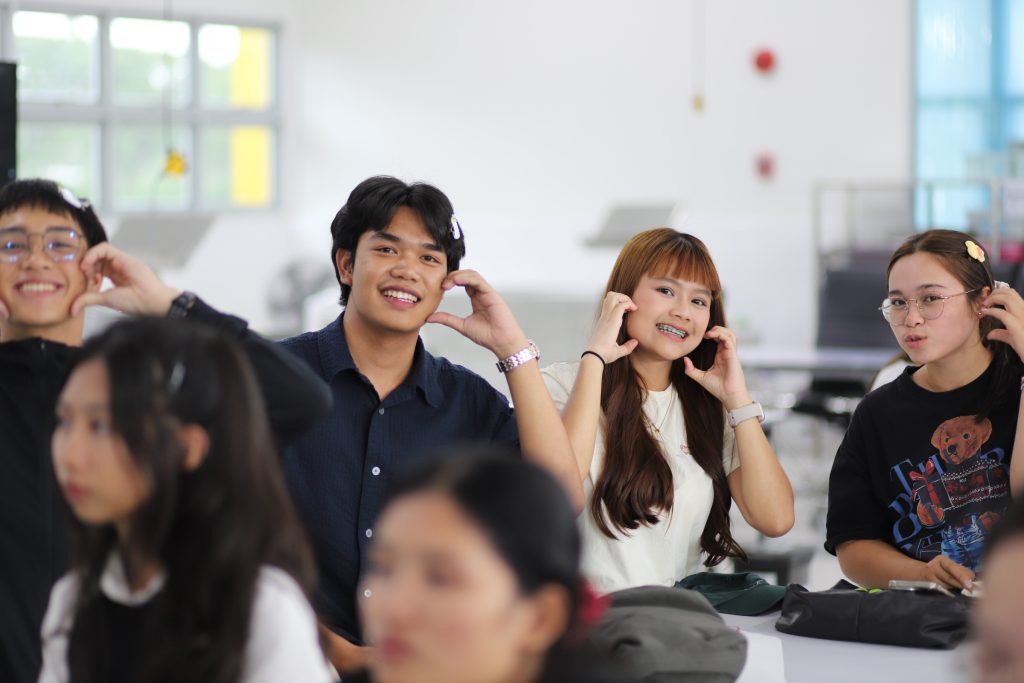 BUILDING CONNECTIONS AND RELATIONSHIPS: FIRST-YEAR VET STUDENTS MEET THEIR ADVISORS